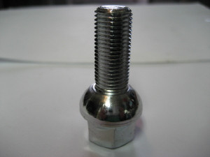 Kerékcsavar M12x1.25x25, rádiuszos, fényes króm bevonattal