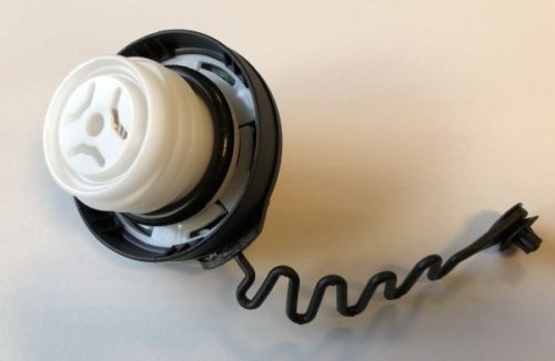 Tanksapka - univerzális - tartó zsinórral - Ford, Suzuki