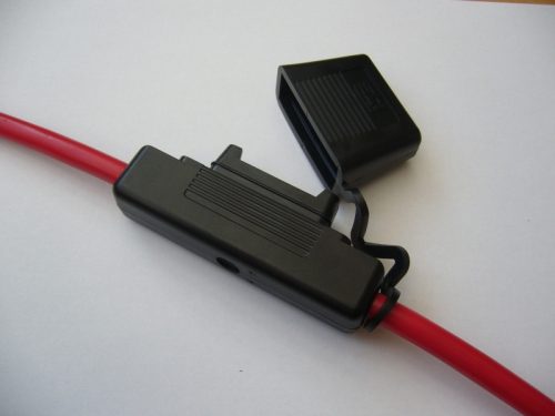 Vízmentes, vezetékes lengő biztosítéktartó MAXI késes biztosítékokhoz (20-60A)