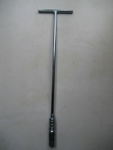 Hosszú gyertyakulcs 16 mm, 380 mm