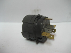 Gyújtáskapcsoló betét – 7 lábú – 2105-3704100 (kompatibilitás: lásd a leírásban!)