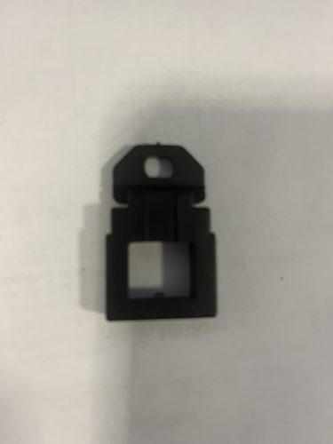 Relétartó fém füllel