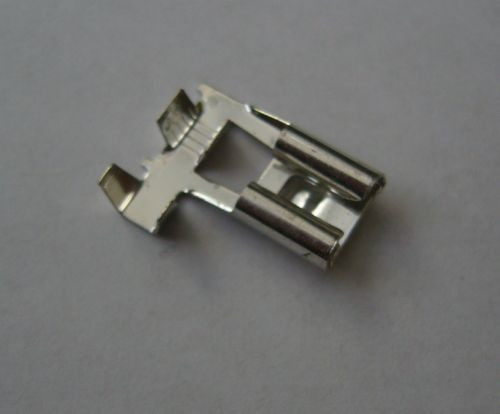 90 fokos ónozott csúszósaru hüvely H4 izzófoglalathoz, 50 db/csomag