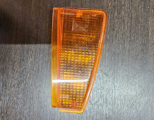 Jobb oldali fényszóró (irányjelző) búra – sárga – Lada 2108 – (2108-3711070)