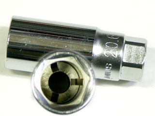 427021 crowafej 21mm gyertyához 1/2"