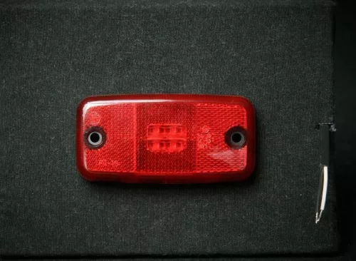 Fristom FT-019C LED-es piros helyzetjelző lámpa