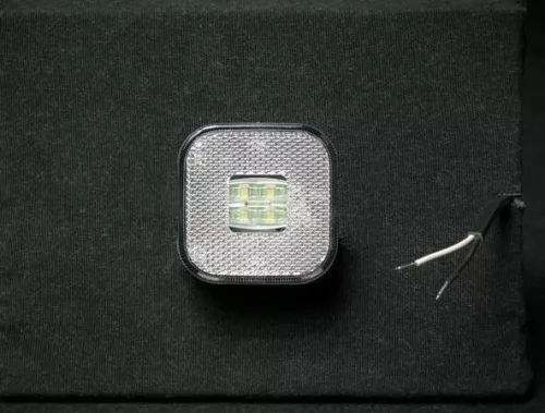Fristom FT-027B LED-es fehér helyzetjelző lámpa