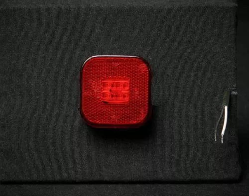 Fristom FT-027C LED-es piros helyzetjelző lámpa
