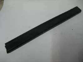 Ablakemelő Sín Gumi Betét Első 78811-78400 Maruti (Suzuki)