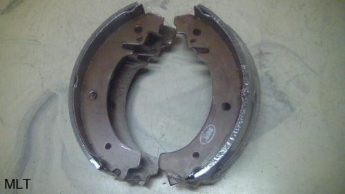 Lada - Fékpofa garnitúra (4 db) Lada 2101-2107 modellekhez, fehér dobozos, magyar gyártás