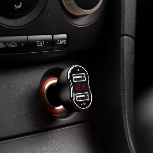 MNC Autós szivargyújtó adapter 2xUSB, feszültségmérővel
