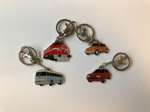 Kulcstartó  fém retro többféle   666/189          felszerelés    