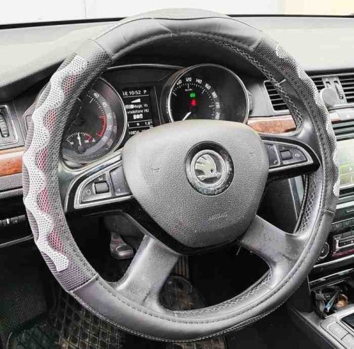 Műbőr kormányvédő 38cm fekete - szürke (203-7bk) autolife