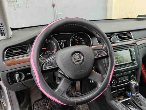 Műbőr kormányvédő 38cm fekete-pink (203-8P) autolife