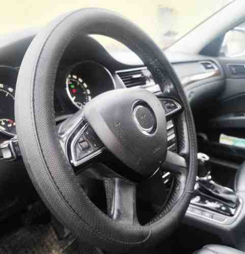 00955 Valódi bőr kormányvédő 38 cm – fekete/fekete (DW-5209BK)