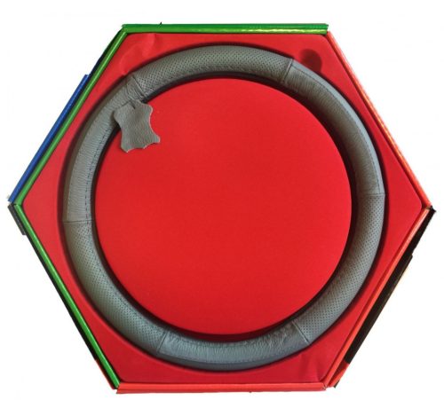 Valódi bőr kormányvédő-lyukacsos mintával szürke színben KV-2042G