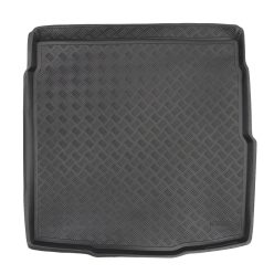   Méretpontos Műanyag csomagtértálca VW Passat B8 2015- (sedan, pótkerék, csúszásgátló nélkül)|Rezaw-Plast