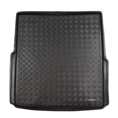 Méretpontos műanyag csomagtértálca VW Passat B8 2015-2023 (kombi, teljes tartalék, csúszásgátló nélkül)|Rezaw-Plast