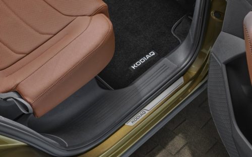 Küszöbvédő díszléc Škoda Kodiaq II. 2024- (hátsó, ezüst)|Škoda