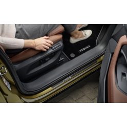   Küszöbvédő díszléc Škoda Kodiaq II. 2024- (elől, fekete)|Škoda