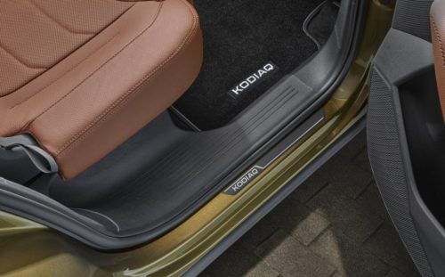 Küszöbvédő díszléc Škoda Kodiaq II. 2024- (hátsó, fekete)|Škoda