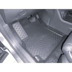 Méretpontos gumiszőnyeg garnitúra Omoda 5 2022-|Rigum