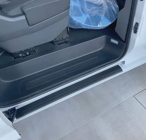 Küszöbvédő díszcsík VW Transporter T7 2024- (2. sor, jobb oldali)|Rider