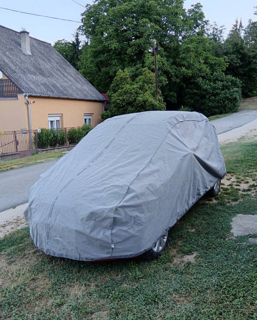   Suzuki Splash Autótakaró Ponyva M1 Basic garázs Hatchback 355-380 Cm
