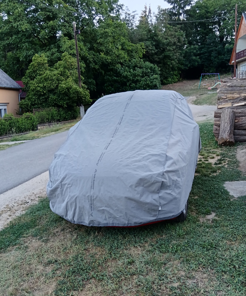   Suzuki Splash Autótakaró Ponyva M1 Basic garázs Hatchback 355-380 Cm
